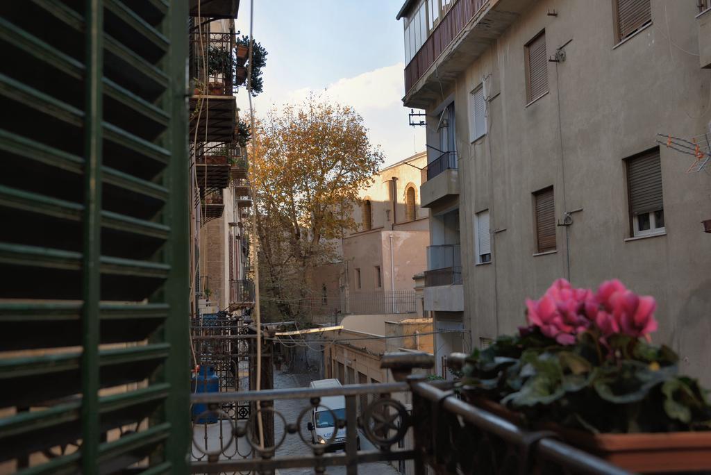 Bed and Breakfast Real Teatro Umberto I Palermo Exterior foto