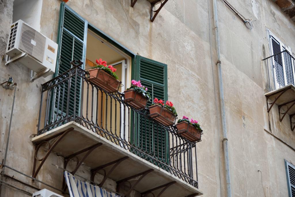Bed and Breakfast Real Teatro Umberto I Palermo Exterior foto